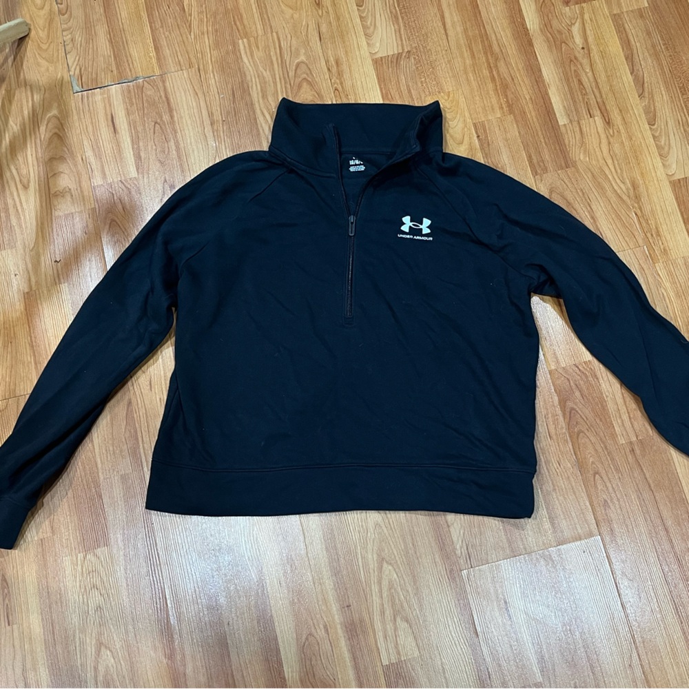 Women’s UA pullover